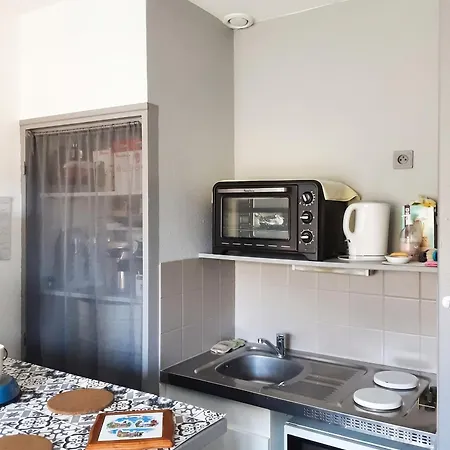 Confortable A 26 M² Avec Piscine *